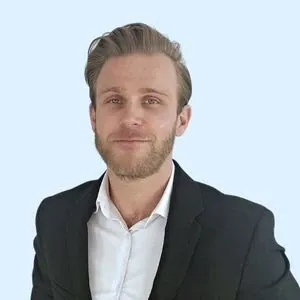 Master Anwalt PETR BULUŠEK