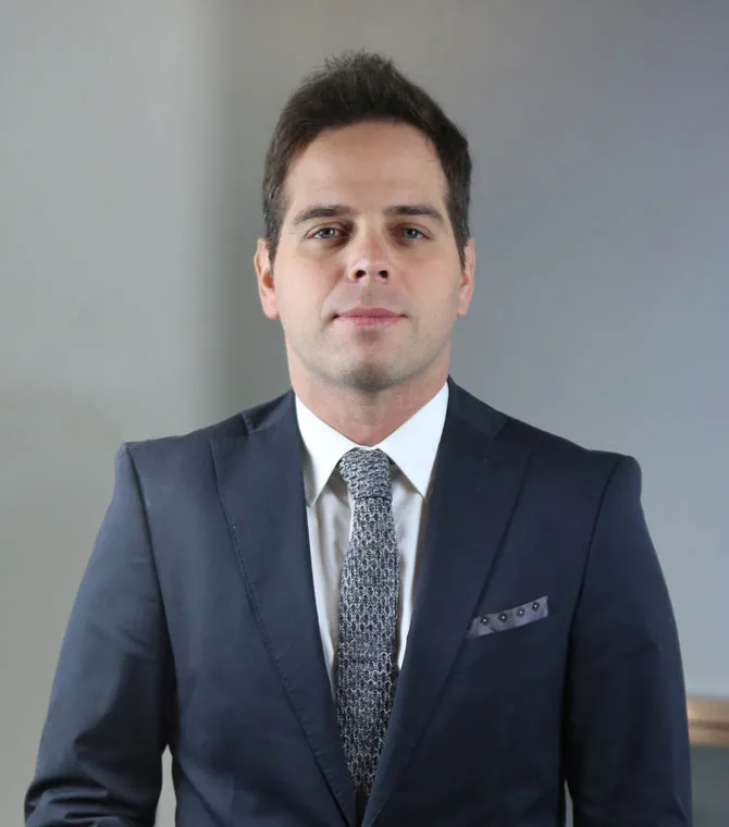 Maestro Abogado Tiago SOARES