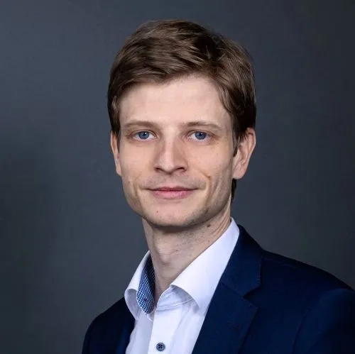 Master Lawyer Vladimir Ambrouz