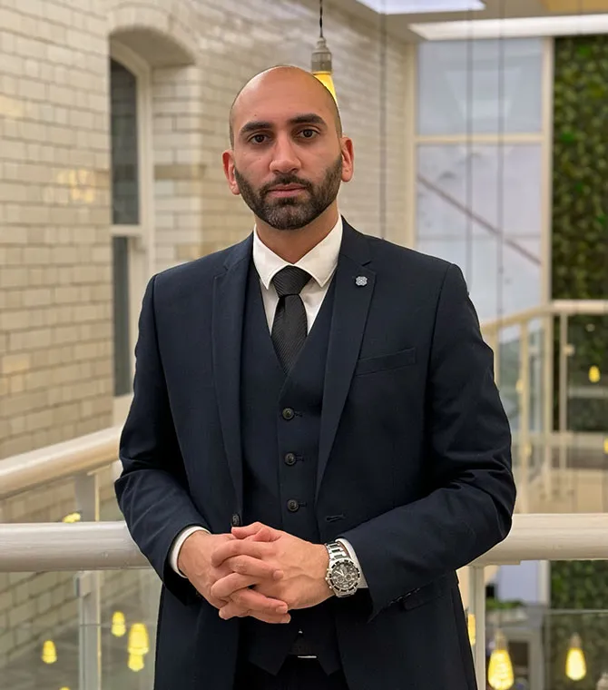 Master Anwalt Siavash KARIMITARI