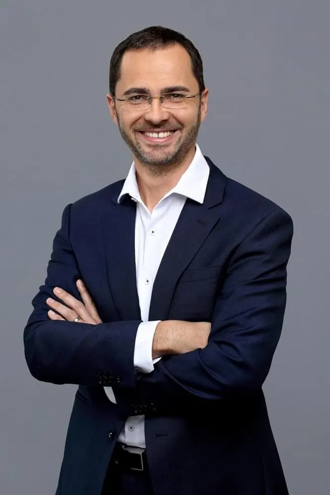 Maestro Abogado Roman Pecenka