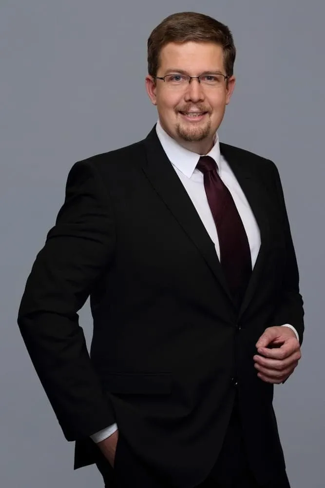 Maestro Abogado Martin Frolik