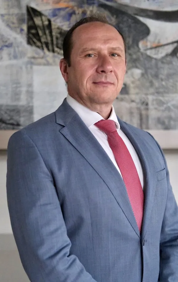 Master Anwalt Tihomir HOUŠKA