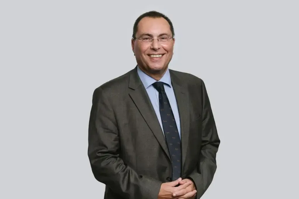 Maestro Abogado GABOR FALUDI