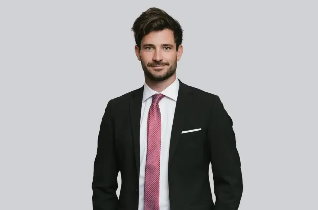 Maestro Abogado DANIEL BIHARY