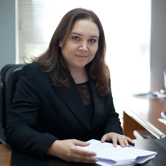 Master Anwalt Maya MOUAWAD