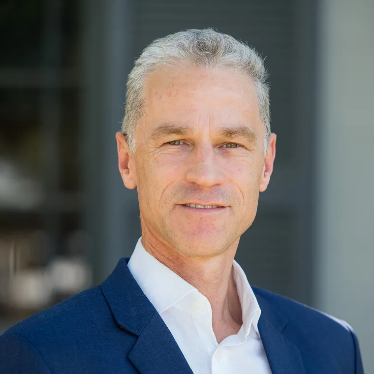 Master Anwalt François LOUW