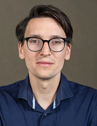Master Anwalt Vincent VAN OOSTEREN