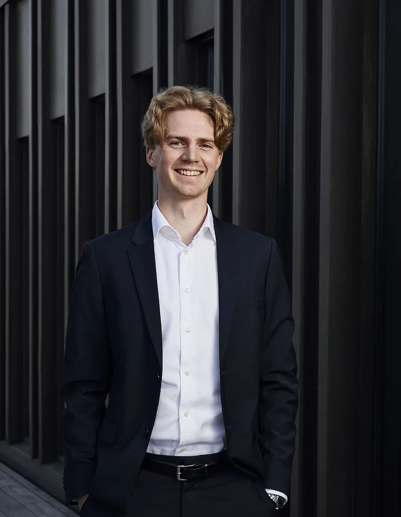 Meester Advocaat Adrian M. ØSTBERG