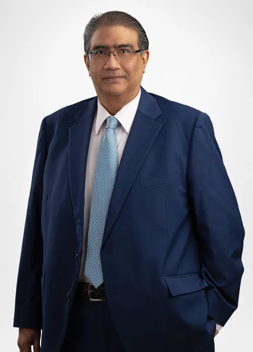 Master Anwalt Rodney Gomez