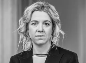 Maestro Avvocato Linda STRAUSE