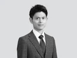 Maître Avocat Kotaro TSUKUI