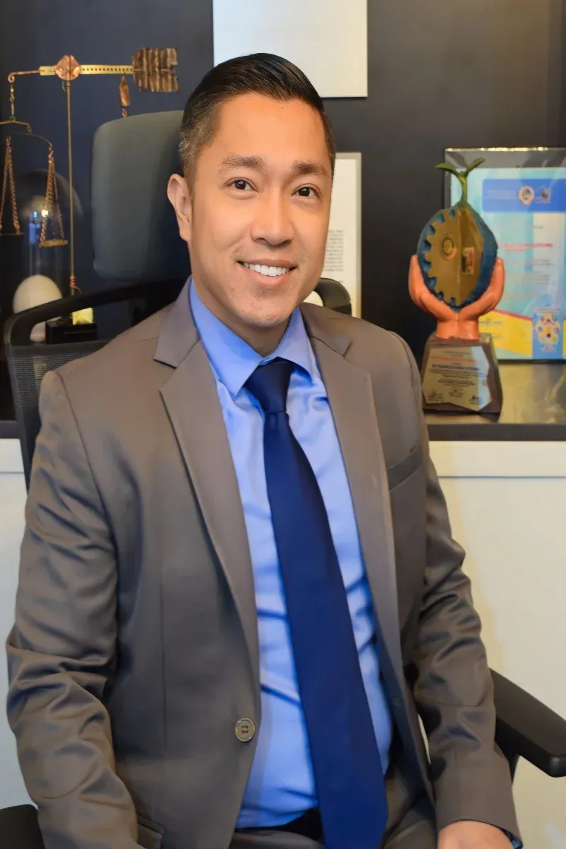 Meester Advocaat KRISANTO KARLO E. NICOLAS