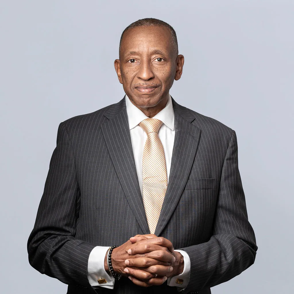 Master Anwalt Luther H. MCDONALD, KC