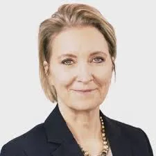 Master Anwalt Diane PETERS