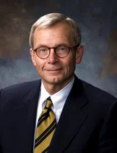 Maestro Avvocato R. bruce HAUPERT