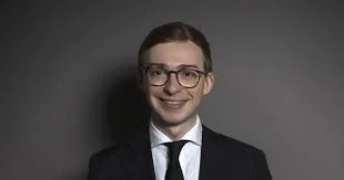 Maestro Avvocato Dylan MCGIRR