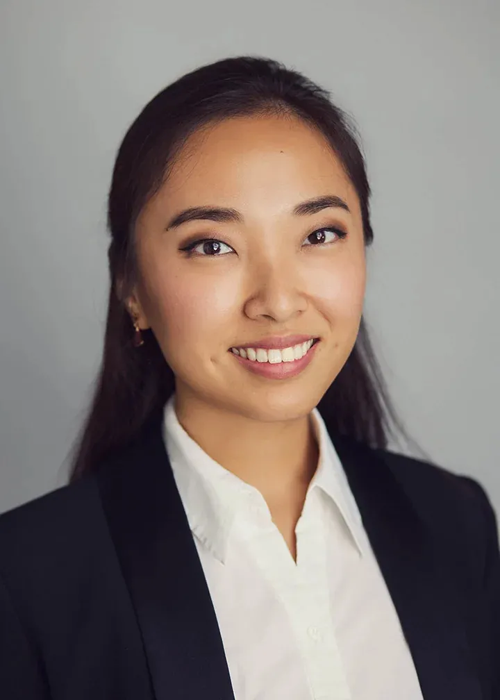 Master Anwalt Yulia KAN